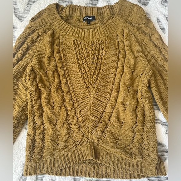 Express Olive green cable knit crop balloon sleeve sweater - Picture 4 of 6